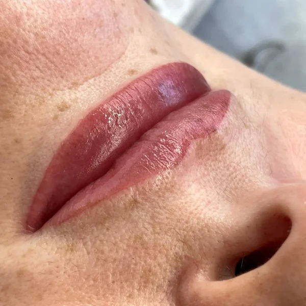 lip blushing ombre